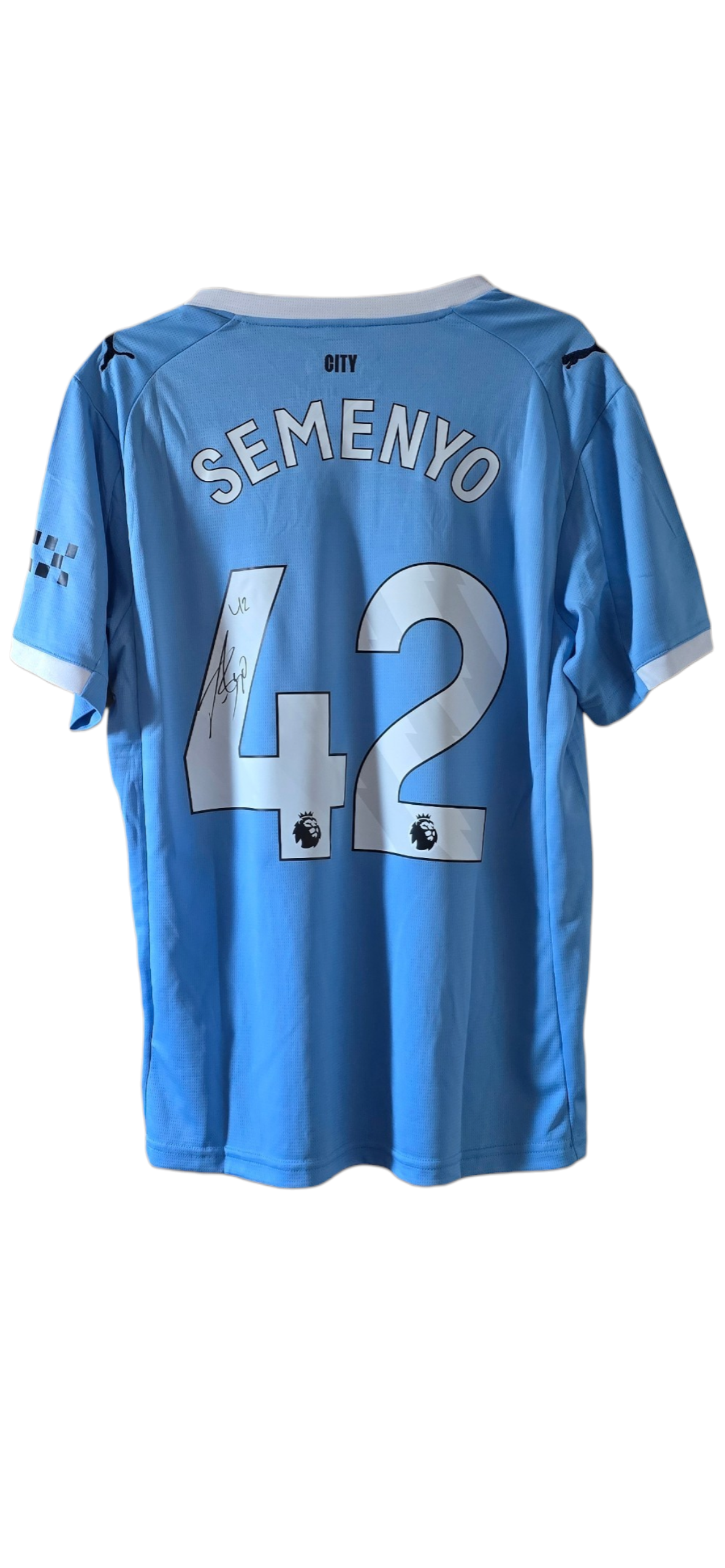 Semenyo signed Manchester City shirt