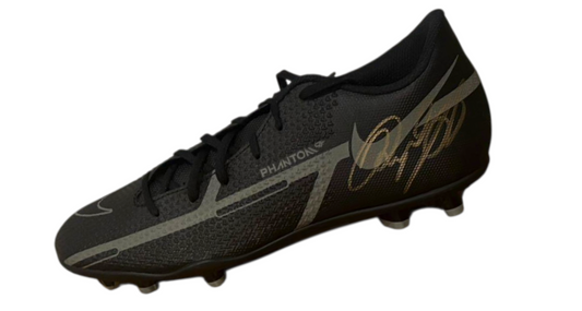 Ryan Giggs signed Nike football boot
